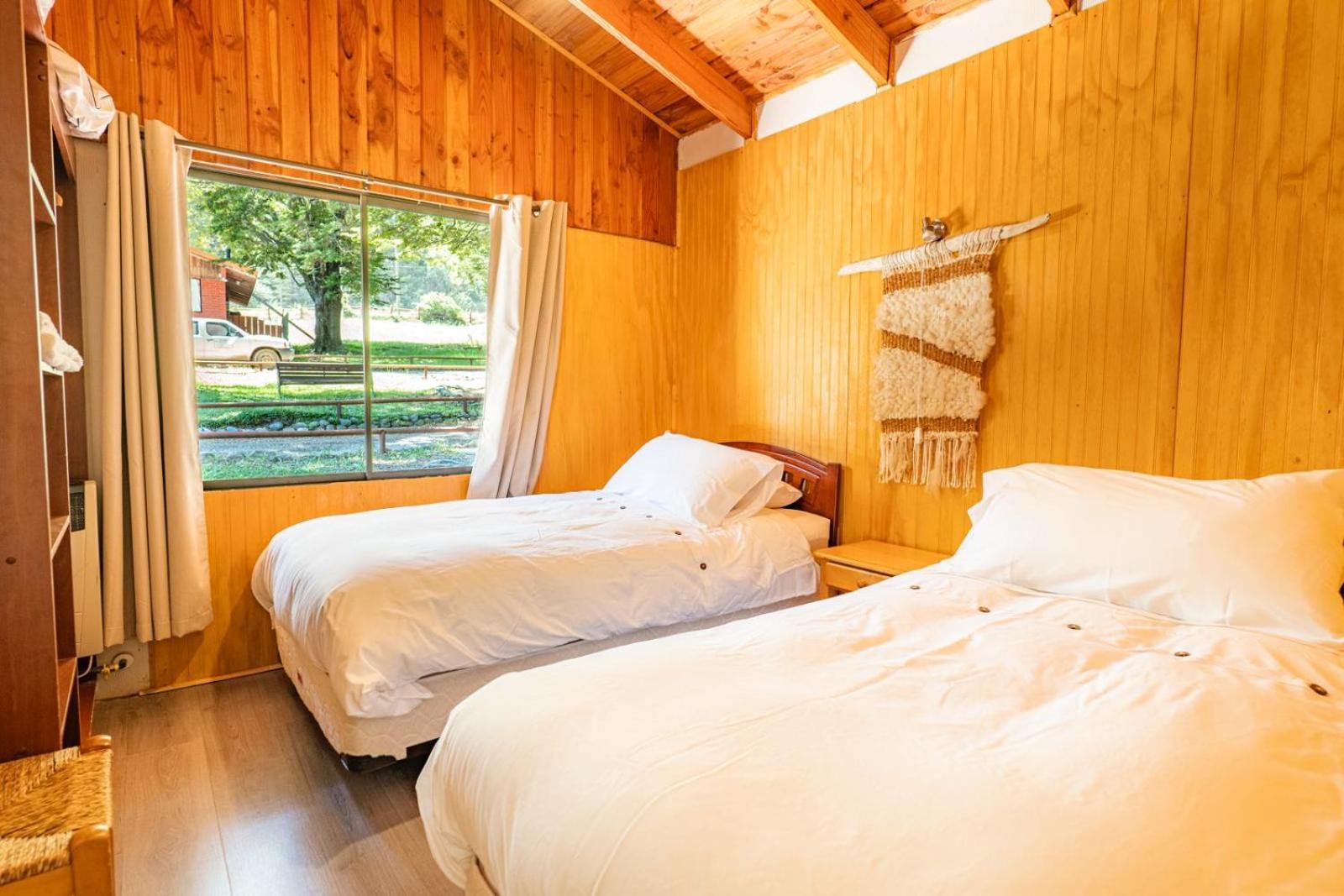 Cabanas Rapidos Del Rio Baker Puerto Bertrand Bagian luar foto